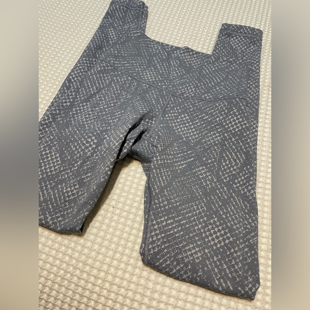 NWOT Lululemon Athletica Leggings - Picture 2 of 5